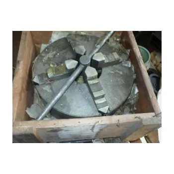 Sklíčidlo Univerzální sklíčidlo US 200/4 - TOS, obsahuje oboustranné čelisti (Starši typ sklíčidla. TOS Svitavy. Sklíčidlo obsahuje tvrdé oboustranné čelisti, které mají jiné upínací rozměry než současně vyráběné čelisti. Zašlu bližší info. )