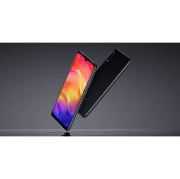 Xiaomi Redmi 7 přední a zadní strana