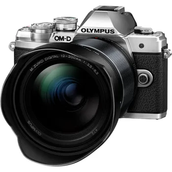 Olympus E-M10 Mark III + 12-200 mm stříbrný Kompakt s výměnným objektivem Olympus E-M10 Mark III + 12-200 mm stříbrný
