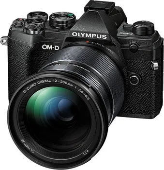 kompakt s výměnným objektivem Olympus OM-D E-M5 III black + 12-200 mm