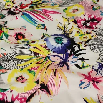 Bavlna bílá, barevný květ, š.145