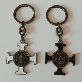 Přívěšek na klíče-kříž