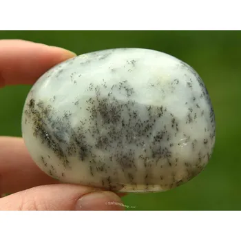 Přírodní kámen Hladký kámen dendritický opál 104g