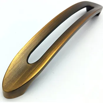 Nábytkové kování Nábytková úchytka RAIL staromosaz broušená Rozteč úchytky (mm): 320