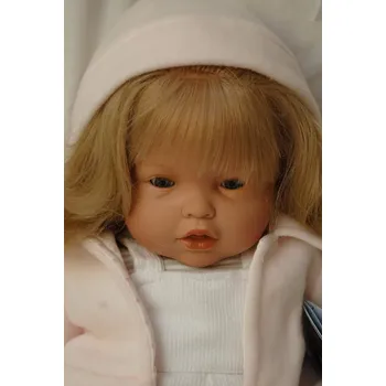 Panenka Moflete - holčička s bílou čepicí od firmy Lamagik ze Španělska (španělská panenka moflete - 45 cm)