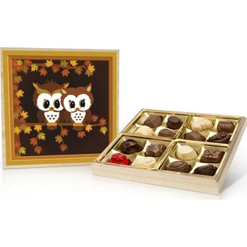 Bonboniéra Selllot, s.r.o., K Hájům 34, 155 00 Praha 5 - Vyrobeno v Belgii Sovičky - belgické pralinky v dřevěné dóze 200 g