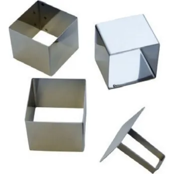 Nádoba na pečení Tomgast | cukrářská forma čtvercová + vytlačovátko, š. 5,5 cm