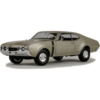 autíčko Welly Oldsmobile 442 (1968) 1:34 zlatý