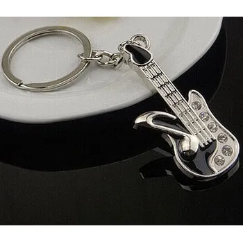 Přívěšek na klíče kovový černá kytara elektrická
