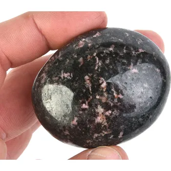 Přírodní kámen Kámen rodonit Madagaskar 137g