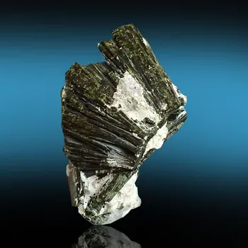 Přírodní kámen Epidot z Pákistánu 40x70mm