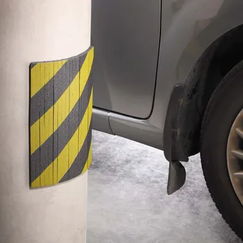 Dětská zábrana Černo-žlutá pěnová lamelová ochrana zdí, stěn - délka 30 cm, výška 20 cm, tloušťka 1 cm