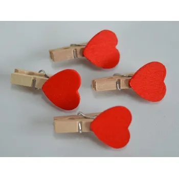 Svatební dekorace Dřevěný kolíček s červeným srdíčkem