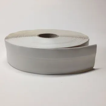 Lepicí páska Podlahová lemovka z PVC samolepící bílá rozměr 5,3 cm x 25 m