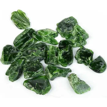 Přírodní kámen Chromdiopsid ohlazené krystaly (Rusko)