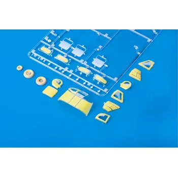 Plastikový model Eduard 1/35 MH-60L TFace (KITTY HAWK)