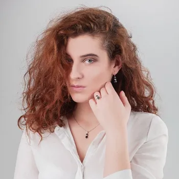 Souprava šperků Kočka - sada šperků s černými zirkony, Materiál: Bílé zlato, ryzost 585/1000