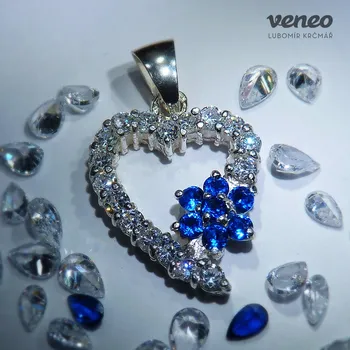 Přívěsek Srdce 3074 - přívěsek s čirými zirkony a safíry , Materiál: Bílé zlato, ryzost 585/1000