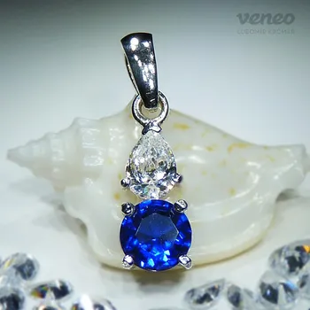 Přívěsek Audrey – přívěsek s čirým zirkonem a safírem, Materiál: Bílé zlato, ryzost 585/1000