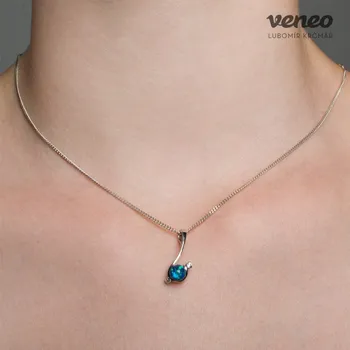 Přívěsek Nefelé - přívěsek s tmavě modrým opálem a čirými zirkony, Materiál: Bílé zlato, ryzost 585/1000