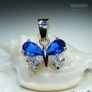 Přívěsek Motýlek – přívěsek se safíry a čirými zirkony, Materiál: Bílé zlato, ryzost 585/1000