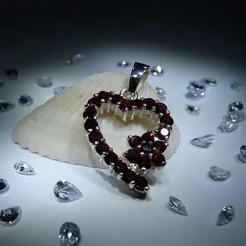 Přívěsek Srdce 3074 - přívěsek s rubíny, Materiál: Bílé zlato, ryzost 585/1000