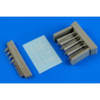 Plastikový model Aerobonus 1/48 US NAVY portable fire extinguishers