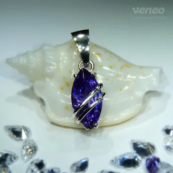 Přívěsek Marabelle - přívěsek s ametystem a plastikou, Materiál: Bílé zlato, ryzost 585/1000