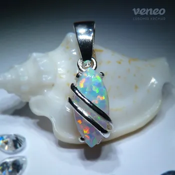 Přívěsek Marabelle – přívěsek s australským opálem a plastikou, Materiál: Bílé zlato, ryzost 585/1000