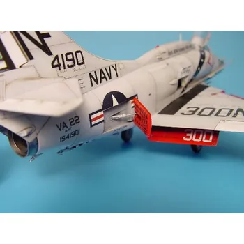 Plastikový model Aires 1/48 A-4E/F Skyhawk open airbrakes set
