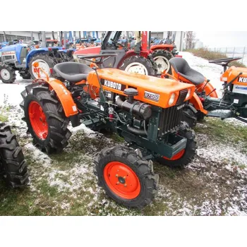 Zahradní traktor Malotraktor Kubota B7000 4WD plně zrepasovaný Malotraktor Kubota B7000 4WD plně zrepasovaný