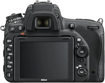zadní strana fotoaparátu Nikon D750