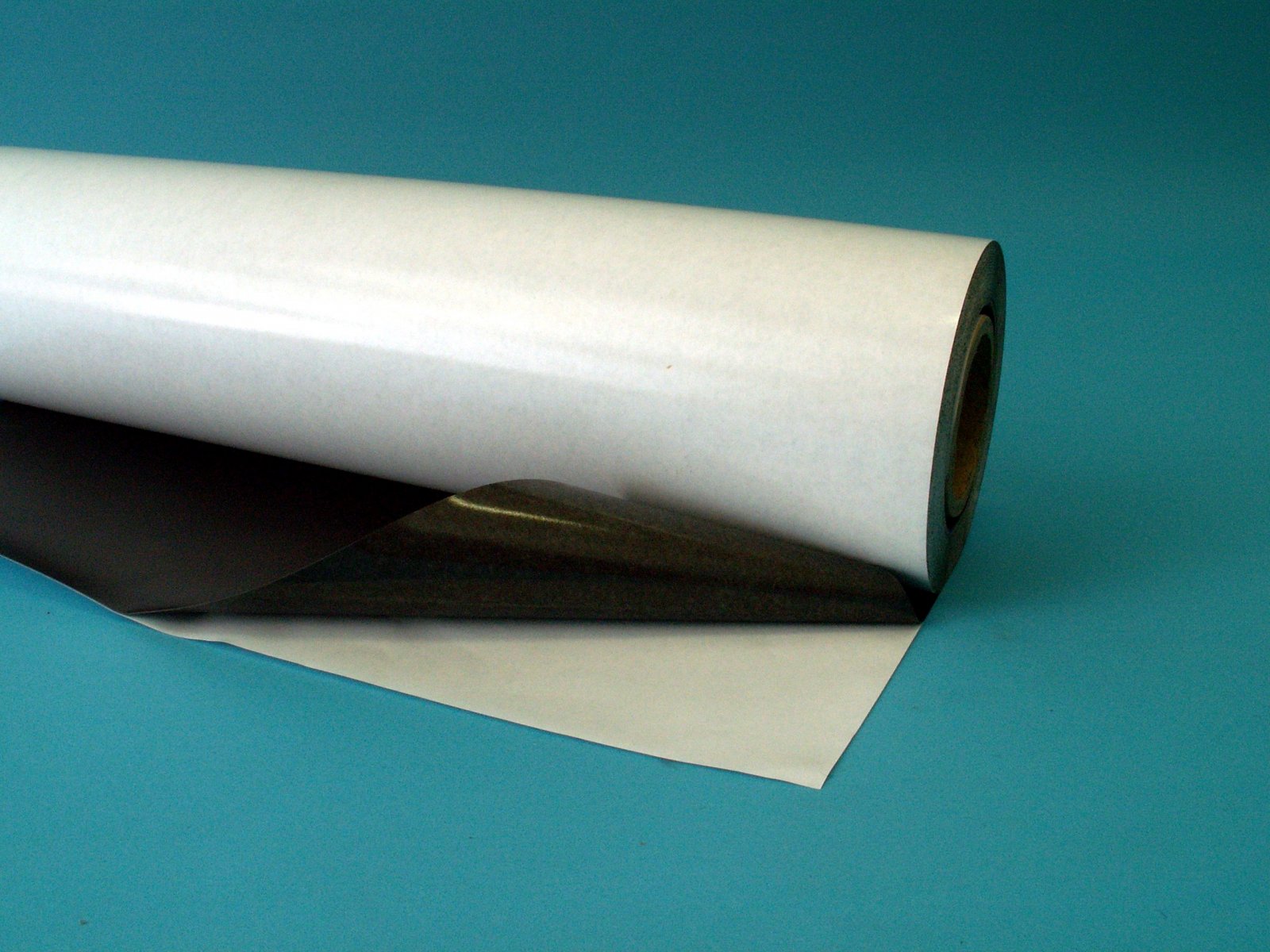 Magnetická fólie samolepící tl. 0,7mm šíře 60cm