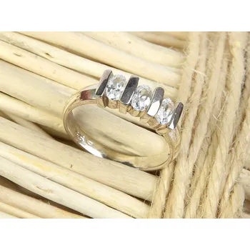 Prsten Prsten se třemi zirkony stříbro Ag 925/1000