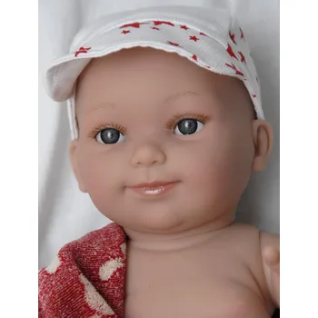 Panenka Realistická panenka Monin v čeveno-bílých kraťasech od firmy Vestida de Azul (Doprava zdarma)