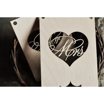 Svatební dekorace Visačky Mr. a Mrs. natural dřevěné - 21cm - 2ks