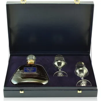 Zacapa Centenario 30 y.o. Aniversario 40% 0,7 L + 2x sklo Rum Zacapa Centenario 30 y.o. Aniversario 40% 0,7 L + 2x sklo