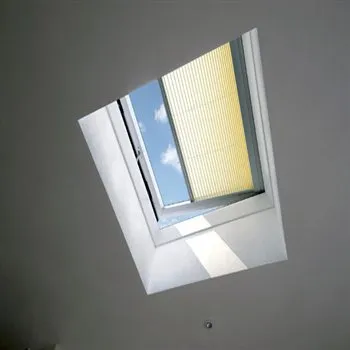 Dálkově ovládaná plísovaná roleta Velux FMG Rozměr: 100x150 cm