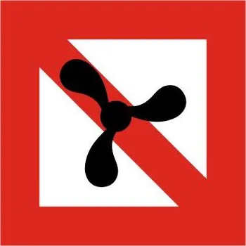 Dopravní značka Plavební znak A12 - Zákaz plavby plavidel s vlastním pohonem