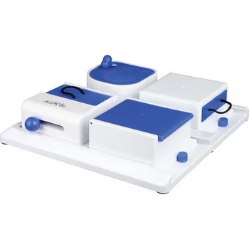 Hračka pro kočku Trixie Cat Activity Poker Box