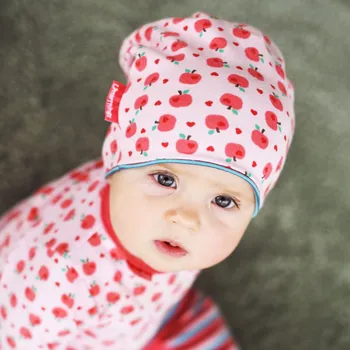 Kojenecká čepice oboustranná trpasličí čepička s jablíčky
