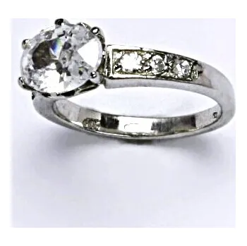 Prsten Stříbrný prsten s čirými zirkony, váha 3,90 g