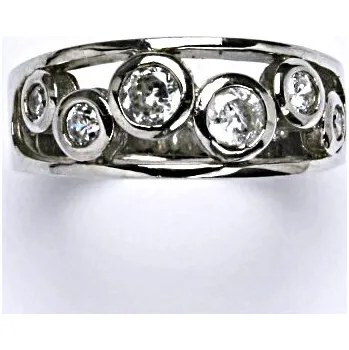 Prsten Stříbrný prsten s čirými zirkony, váha 7,64 g