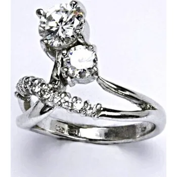 Prsten Stříbrný prsten s čirými zirkony, váha 5,57 g