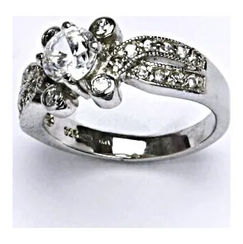Prsten Stříbrný prsten s čirými zirkony, váha 4,86 g