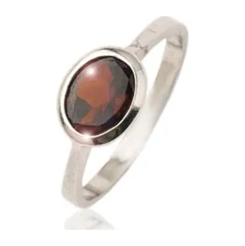 Prsten Stříbrný prsten s oválným granátem-VR 108