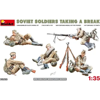 Plastikový model 1/35 Soviet Soldiers Taking a Break (5 fig.)