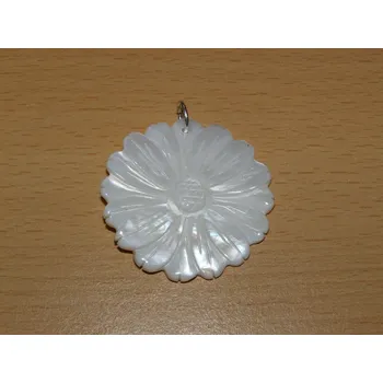 Drahý kámen Perleť - Přívěsek - kytička - kpp33