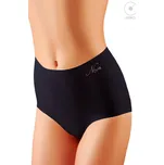 Emili Novia stahující černé