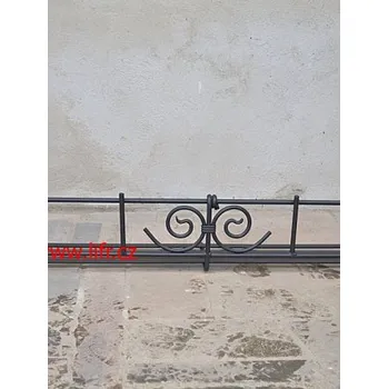 Parapet Předokenní kovaný držák truhlíku 12